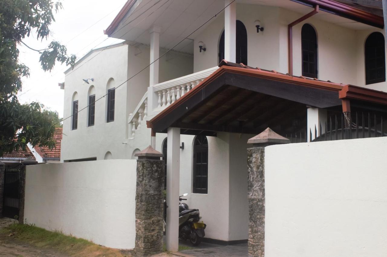 Airport Gateway Residence Negombo Exteriör bild